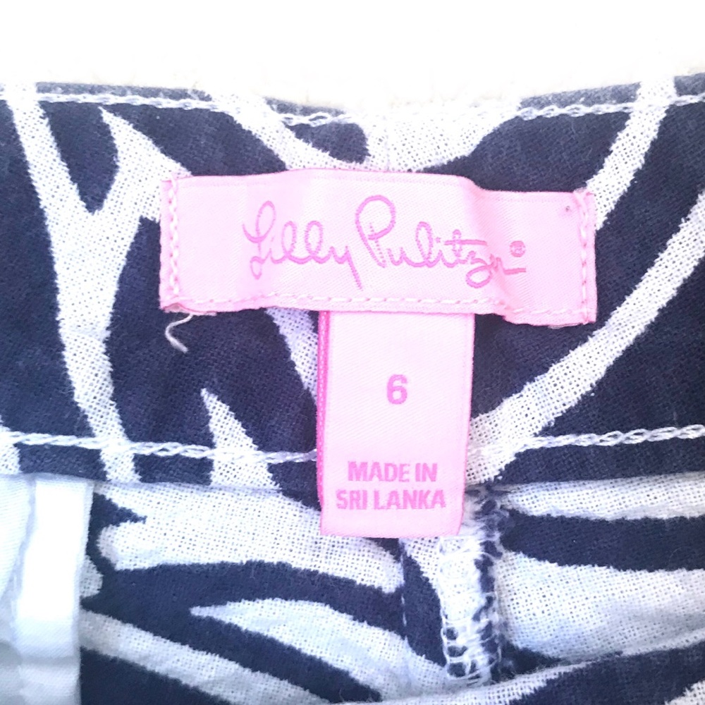 •SOLD•LILLY PULITZER Blue & White Print Crop Pants - Picture 2 of 5
